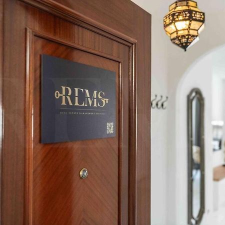 Spacious & Authentic Apartment By Rems มาลากา ภายนอก รูปภาพ