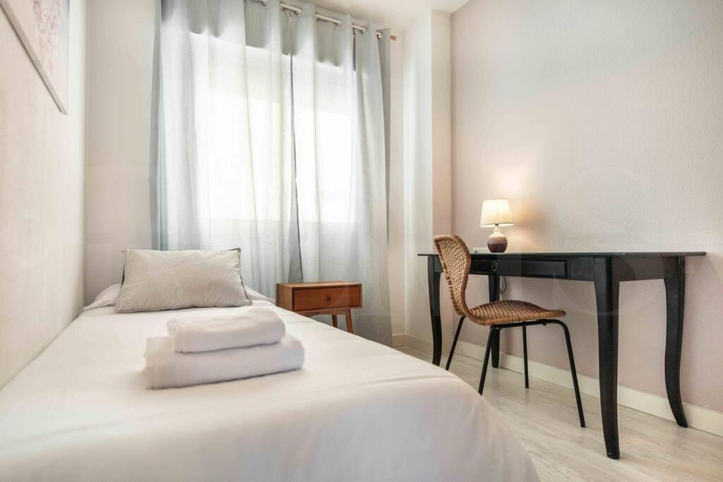 Spacious & Authentic Apartment By Rems มาลากา ภายนอก รูปภาพ