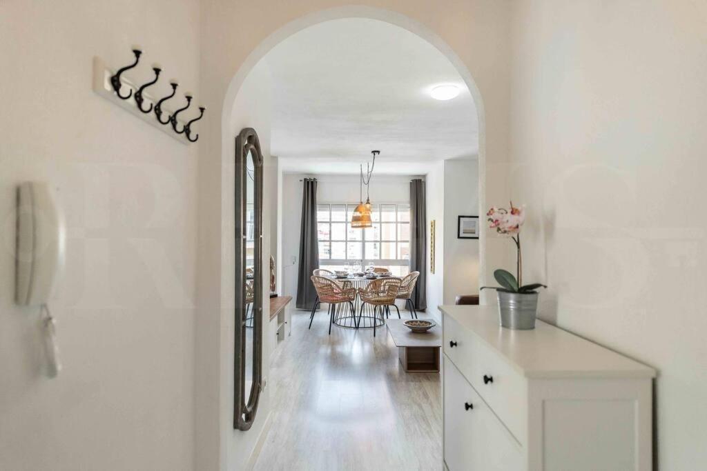 Spacious & Authentic Apartment By Rems มาลากา ภายนอก รูปภาพ