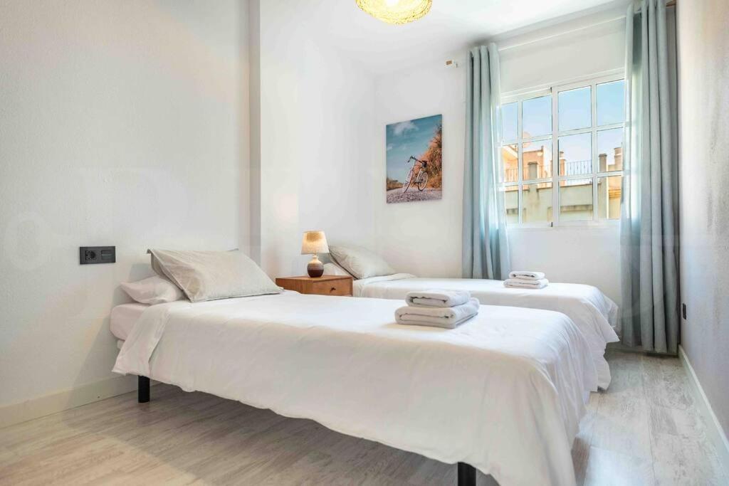 Spacious & Authentic Apartment By Rems มาลากา ภายนอก รูปภาพ